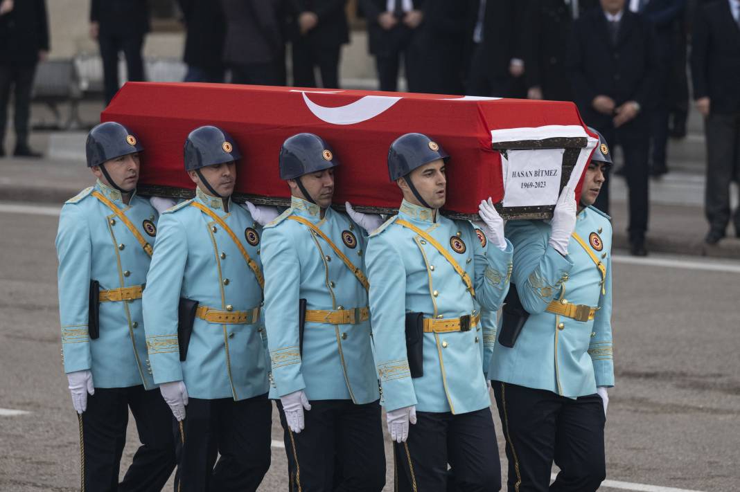 Hasan Bitmez için Meclis'te cenaze töreni. Babası Filistin atkısıyla uğurladı 22